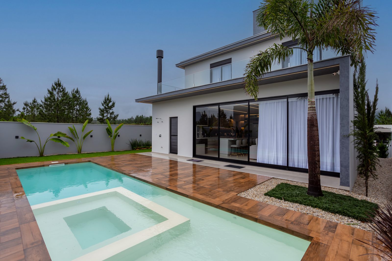 Fachada de residência de alto padrão